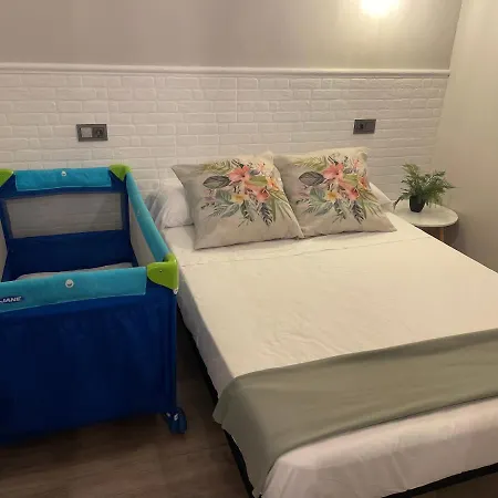 Azahar - Naciones Apartmán *